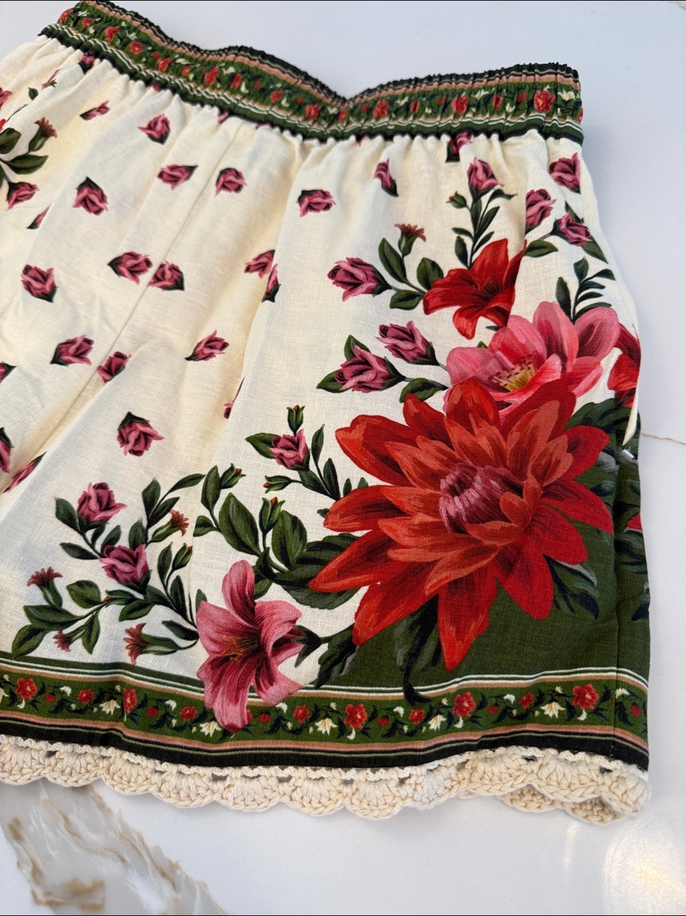 FARM Rio Wonder Rio Linen Blend
Drawstring Shorts - Picture 15 of 16